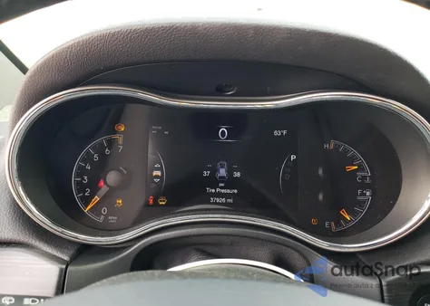 2021 Jeep Grand Cherokee Laredo z USA, uszkodzony, nr VIN 1C4RJFAG2MC585932